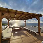 Beachfront Penthouse With Beautiful View In North Cyprus בית נופש *