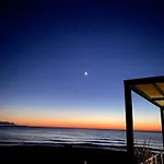Beachfront Penthouse With Beautiful View In North Cyprus בית נופש Agios Nikolaos (Famagusta)