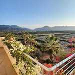 Beachfront Penthouse With Beautiful View In North Cyprus בית נופש Agios Nikolaos (Famagusta)