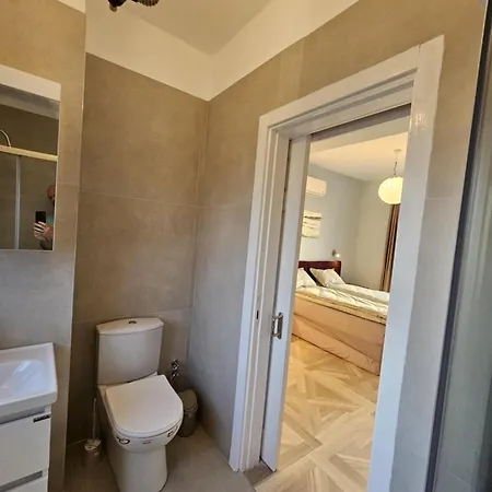 Beachfront Penthouse With Beautiful View In North Cyprus Casa de Férias Küçükerenköy