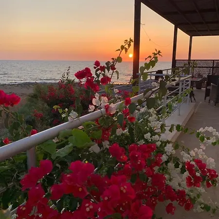 Beachfront Penthouse With Beautiful View In North Cyprus Tatil Evi *