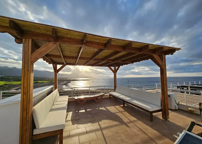 Beachfront Penthouse With Beautiful View In North Cyprus Ferienhaus *