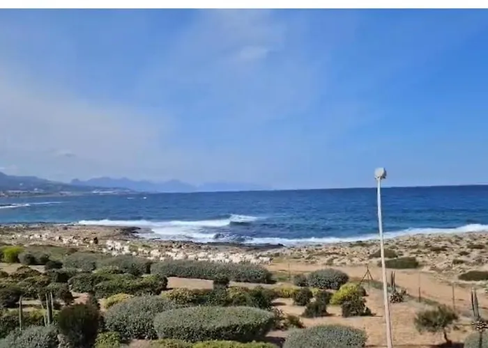 Nyaraló Beachfront Penthouse With Beautiful View In North Cyprus