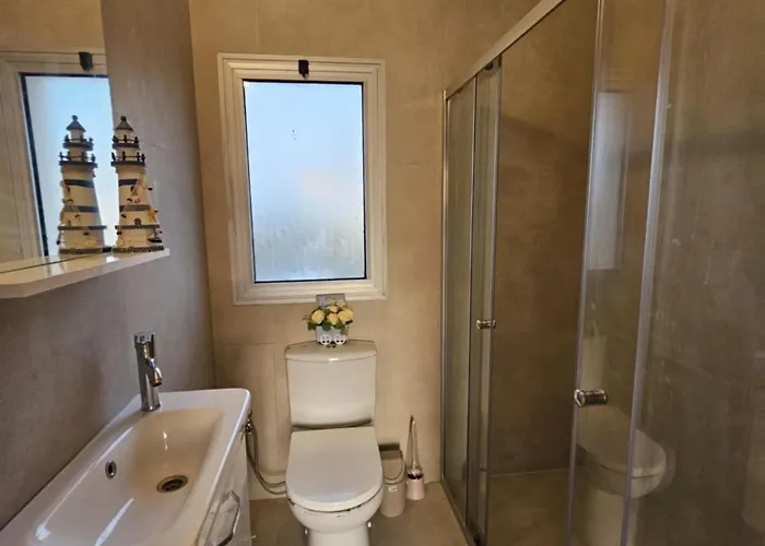 Beachfront Penthouse With Beautiful View In North Cyprus Nyaraló