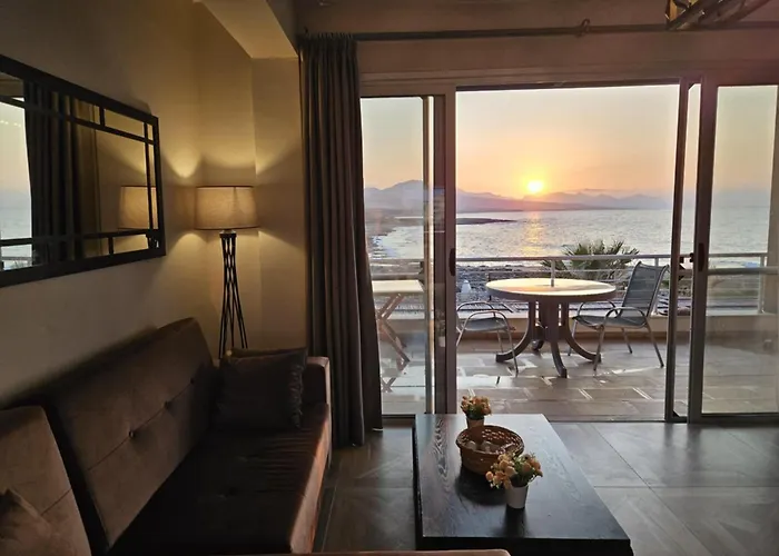 Beachfront Penthouse With Beautiful View In North Cyprus Nyaraló Ájosz Nikólaosz